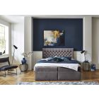 Chester Ágy, Szürke