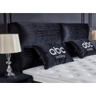 Miami Ágykeret, Fekete